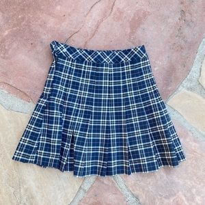 Dark blue plaid pleated skirt